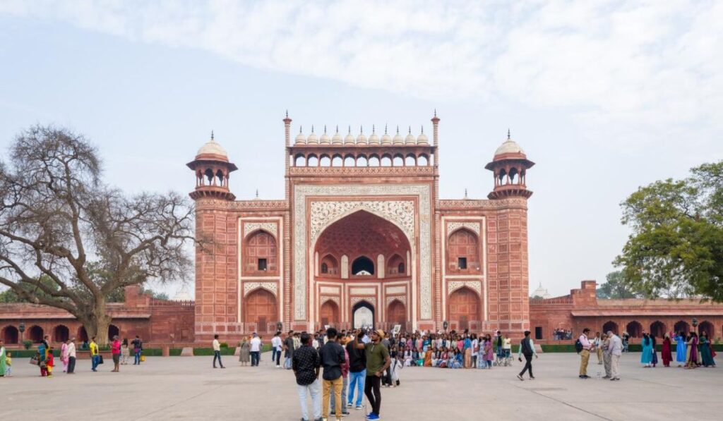 How Much Does the Taj Mahal Visit Cost? 2026 Ticket Price + Full Budget Guide